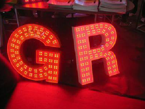 冷水江LED发光字常见的安装误区。